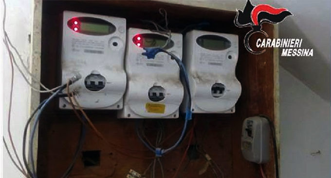 MESSINA – 63 enne si serviva dell’ energia elettrica dell’ignaro vicino di casa, arrestata