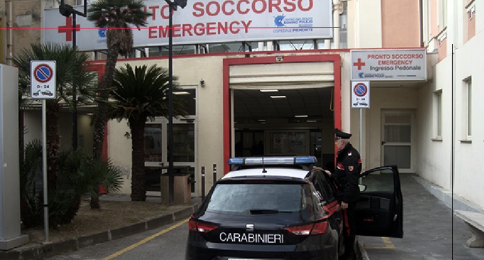 MESSINA – 60enne sdradica completamente il water e la cassetta dell’acqua di scarico dal bagno del Pronto Soccorso dell’Ospedale Piemonte. Denunciato