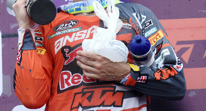 MXGP – Per il pilota pattese Tony Cairoli, non c’è rottura e nemmeno necessità di un intervento chirurgico. Nel fine settimana tornerà a correre