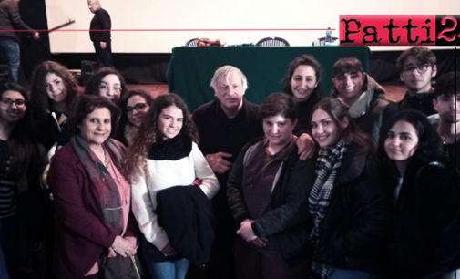 PATTI – Alunni del Liceo partecipano a incontro con don Luigi Ciotti