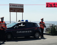 SANTA TERESA DI RIVA – Abbandona auto rubata dopo aver urtato due auto in sosta. Denunciato