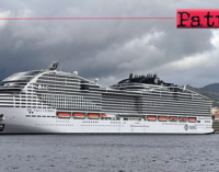 MESSINA – Autorità di Sistema Portuale dello Stretto. I Giornata da ricordare per i Porti dello Stretto. Da una parta la Silver Dawn dall’altra l’imponente MSC World Europa