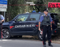 ROCCA DI CAPRI LEONE – Fermato dai Carabinieri, getta dal finestrino dell’auto un involucro con oltre 40 grammi di cocaina.  Arrestato.